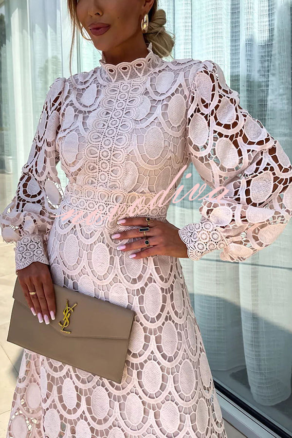 Edith - Elegant Puff Sleeves Dress with Lace Detail