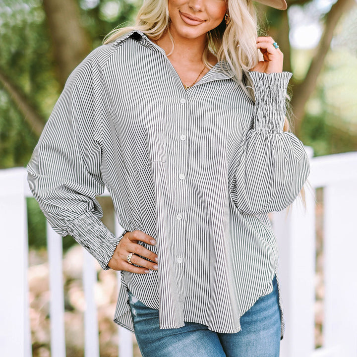 Astrid – Effortless Elegance with Button-Up Shirt